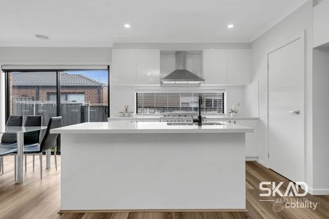 Property photo of 30 Schefflera Street Craigieburn VIC 3064