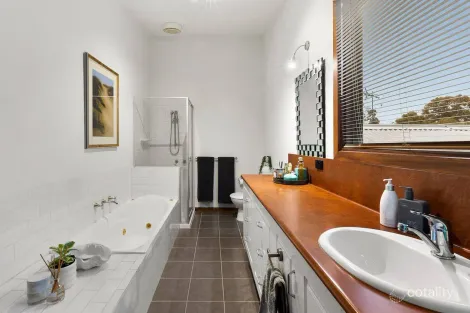 Property photo of 57 Peterho Boulevard Point Lonsdale VIC 3225