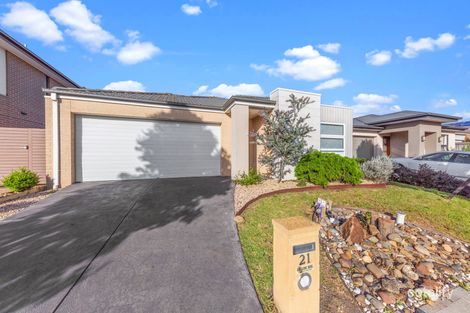 Property photo of 21 Serene Way Clyde North VIC 3978