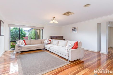 Property photo of 27 Stringybark Drive Jerrabomberra NSW 2619