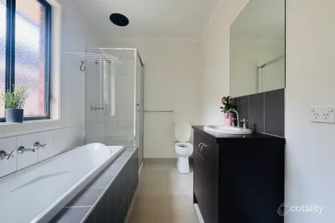 Property photo of 7 Kaimas Way Dandenong VIC 3175
