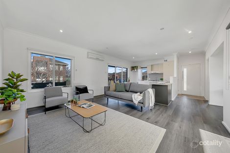 Property photo of 10 Hawthorn Lane Craigieburn VIC 3064