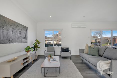 Property photo of 10 Hawthorn Lane Craigieburn VIC 3064