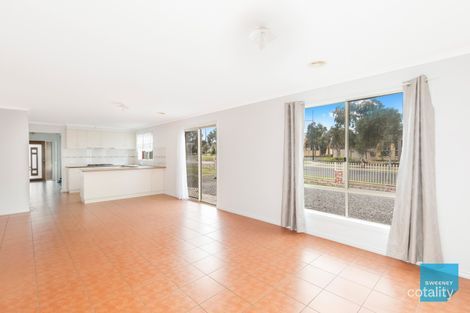 Property photo of 73 Tenterfield Drive Burnside Heights VIC 3023