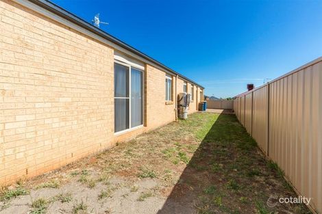 Property photo of 2 Ruby Close Kilmore VIC 3764