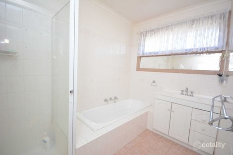 Property photo of 20 Linacre Crescent Gladstone Park VIC 3043