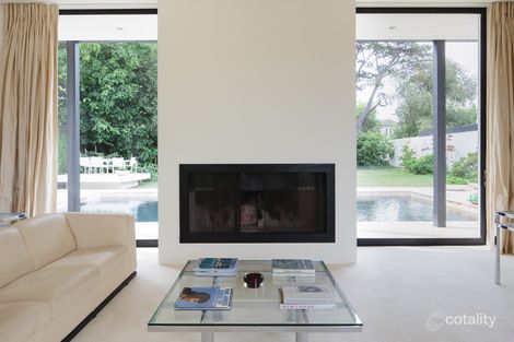 Property photo of 32 North Road Brighton VIC 3186