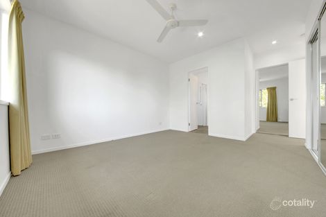 Property photo of 128 Emmadale Drive New Auckland QLD 4680