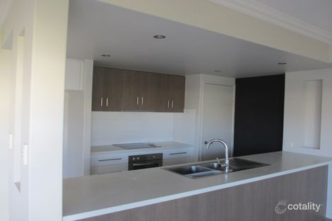 Property photo of 2/7 Desgrand Street Emerald QLD 4720