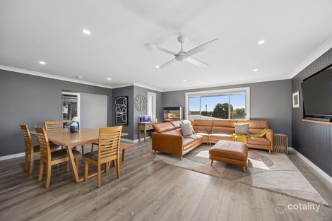 Property photo of 8 Roger Crescent Berkeley Vale NSW 2261