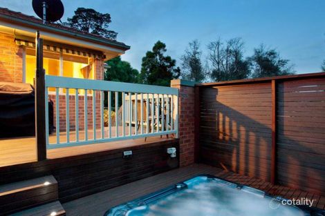 Property photo of 18 McKay Close Berwick VIC 3806