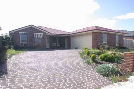 22 Bundoran Ave, Cranbourne, VIC 3977