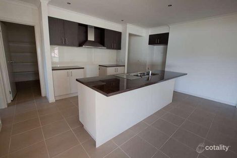 Property photo of 7 Waterside Drive Drouin VIC 3818