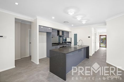 Property photo of 7 Ditzell Street Catherine Field NSW 2557