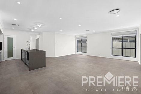 Property photo of 7 Ditzell Street Catherine Field NSW 2557