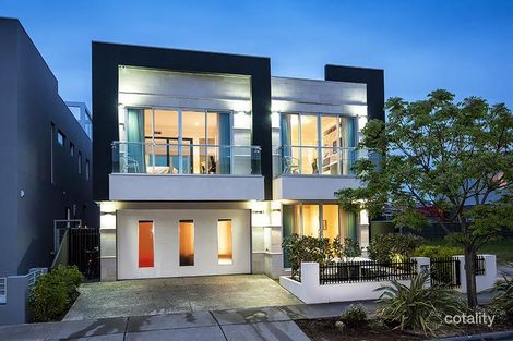 Property photo of 20 Lakeside Crescent Maribyrnong VIC 3032