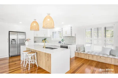 Property photo of 23 Hellas Street Barlows Hill QLD 4703