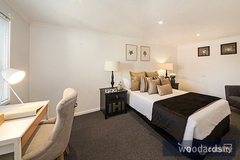 Property photo of 2/23 Shepparson Avenue Carnegie VIC 3163