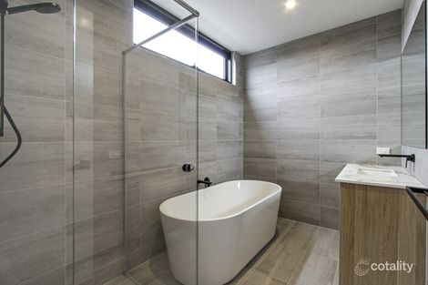Property photo of 2/23 Adrienne Crescent Mount Waverley VIC 3149