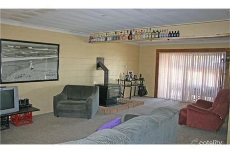 Property photo of 4 Sunset Street Surfside NSW 2536