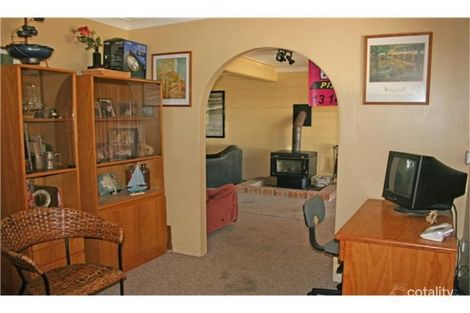 Property photo of 4 Sunset Street Surfside NSW 2536