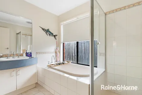 Property photo of 213 Monahans Road Cranbourne West VIC 3977