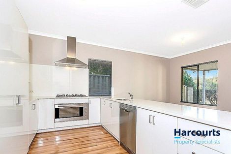 Property photo of 13 Shelduck Bend Harrisdale WA 6112