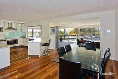 Property photo of 15 Crest View Key Broadbeach Waters QLD 4218