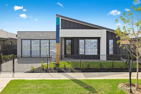 5 Cole Ave, Lang Lang, VIC 3984