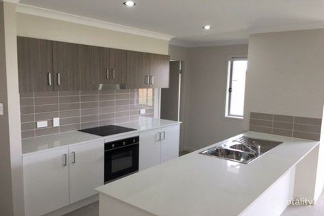 Property photo of 4 Bayside Close Point Vernon QLD 4655