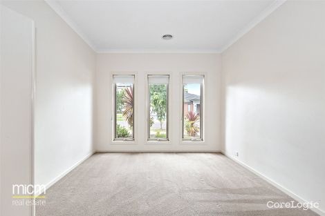 Property photo of 12 Heatherbell Avenue Point Cook VIC 3030