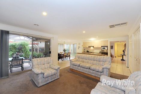 Property photo of 3 Bordeaux Grove Narre Warren South VIC 3805