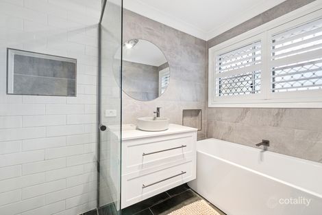 Property photo of 42 Quinlan Run Orange NSW 2800