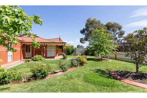 Property photo of 8 Sandalwood Grove Carrum Downs VIC 3201