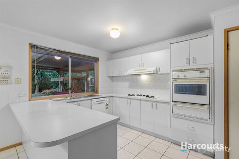 Property photo of 15 Farview Drive Rowville VIC 3178
