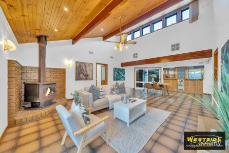 Property photo of 1 Crana Court Hoppers Crossing VIC 3029