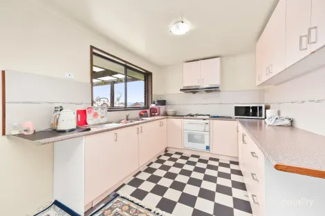 Property photo of 8 Kensington Court Hampton Park VIC 3976