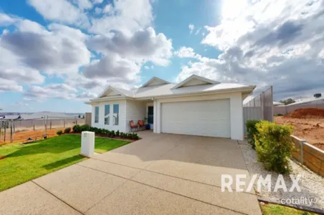 27 Bondi Cres, Gobbagombalin, NSW 2650