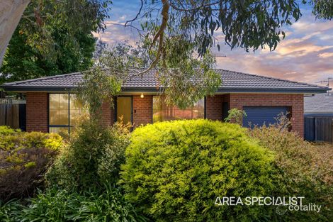 Property photo of 16 Donday Court Pakenham VIC 3810