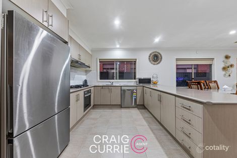 Property photo of 7 Fairchild Place Pakenham VIC 3810