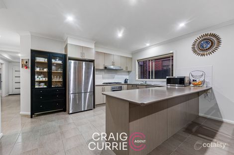 Property photo of 7 Fairchild Place Pakenham VIC 3810