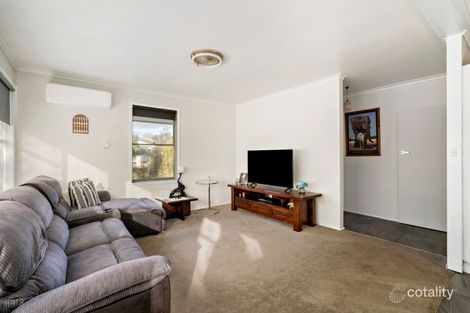 Property photo of 2 Nodding Avenue Frankston North VIC 3200