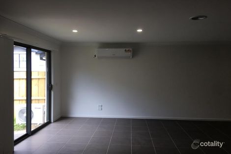 Property photo of 30 Godfrey Avenue Cranbourne East VIC 3977