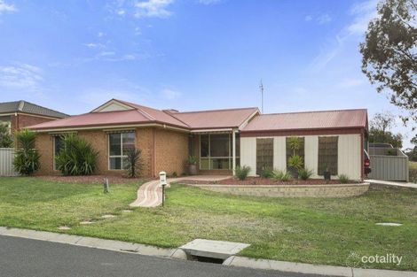 Property photo of 39 Pattison Drive Kangaroo Flat VIC 3555