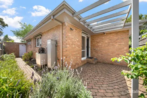 Property photo of 2/5 Aintree Road Glen Iris VIC 3146