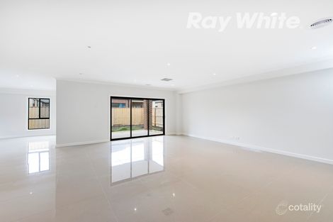 Property photo of 38 Stoke Circuit Wollert VIC 3750