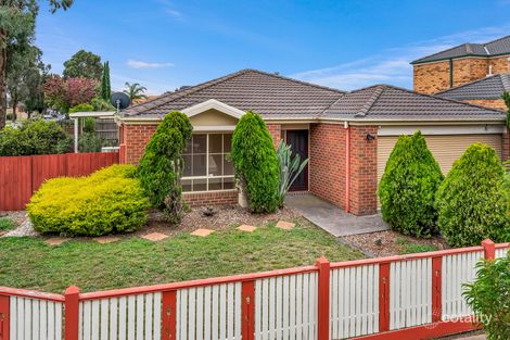 Property photo of 18 Turia Grove Roxburgh Park VIC 3064