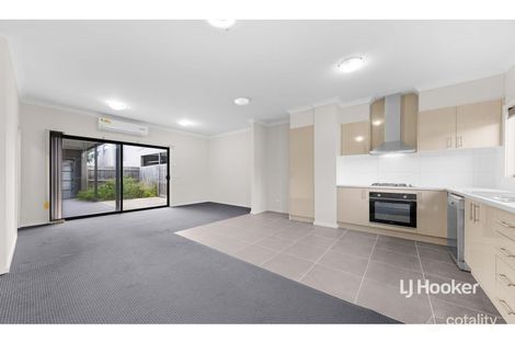 Property photo of 28/20 Hyde Park Avenue Craigieburn VIC 3064
