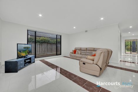 Property photo of 3 Lakeside Drive Sandhurst VIC 3977