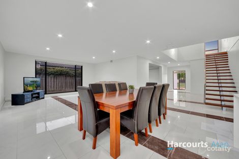 Property photo of 3 Lakeside Drive Sandhurst VIC 3977